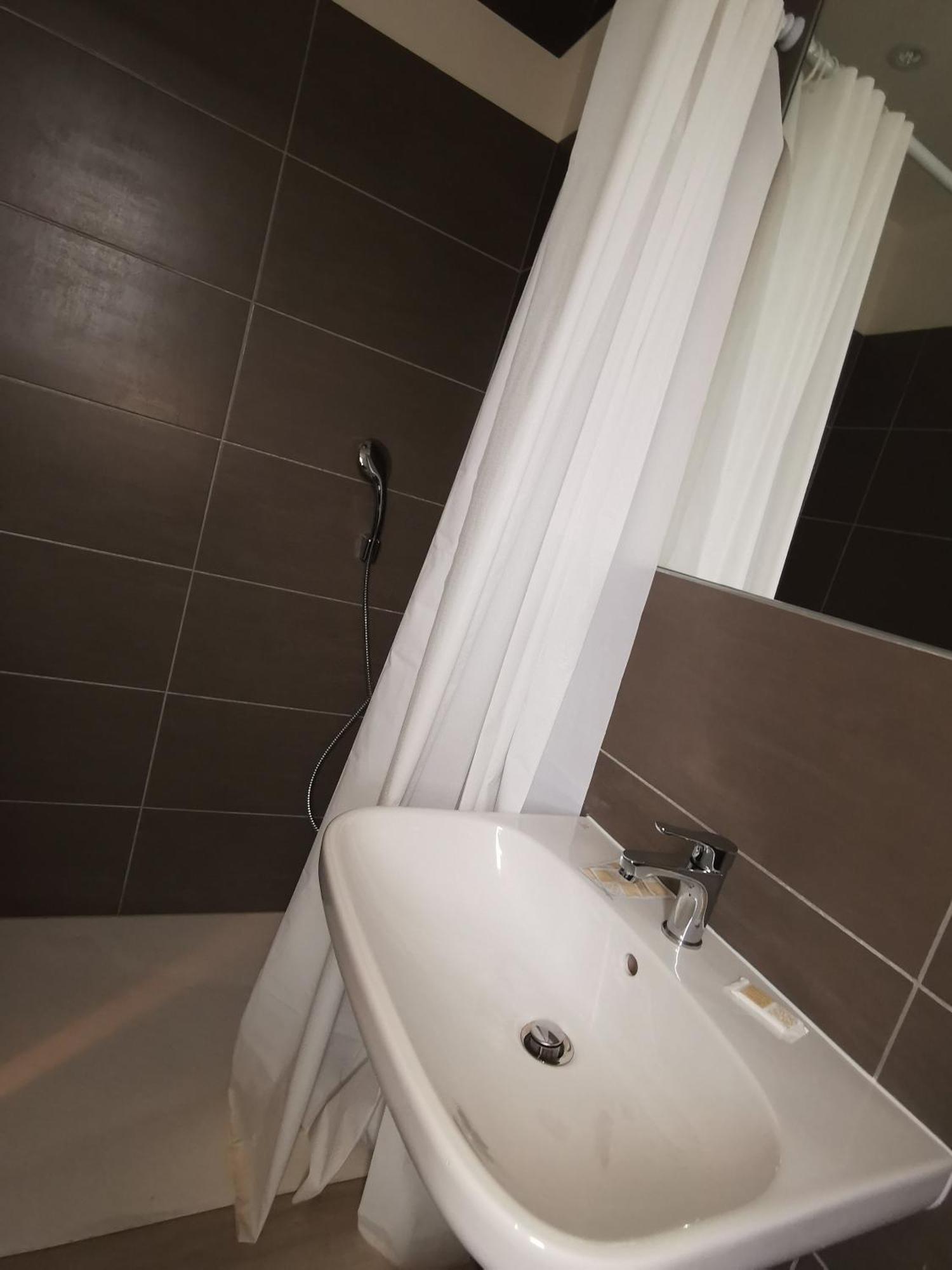 Single Room,1645652840:JPEG